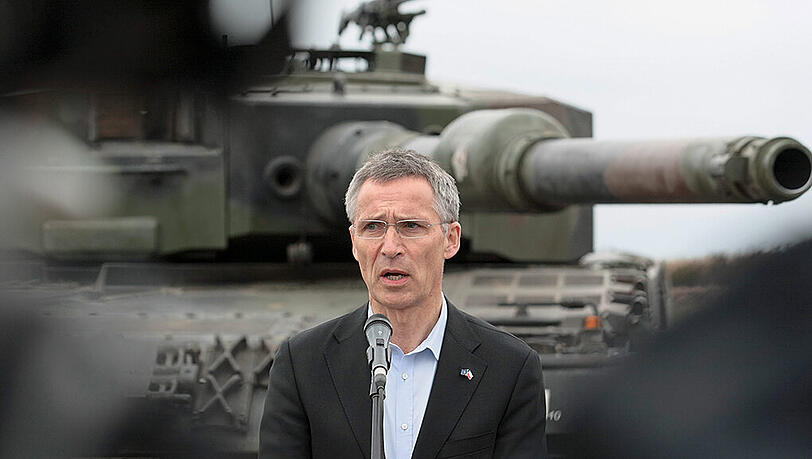 Nato-Generalsekretär Jens Stoltenberg. Die Verteidigungsminister der Nato-Staaten treffen sich in Brüssel. Nato-Generalsekretär Jens Stoltenberg. Die Verteidigungsminister der Nato-Staaten treffen sich in Brüssel.