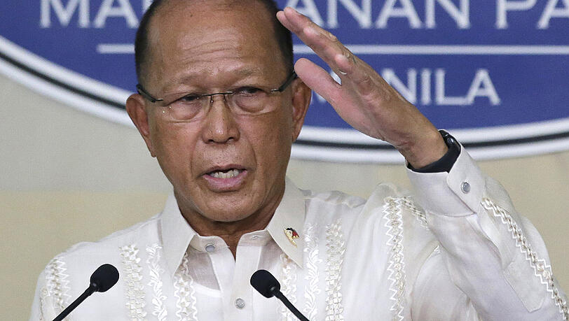 Verteidigungsminister Delfin Lorenzana: "Das ist traurig. Aber manchmal passiert so etwas." Verteidigungsminister Delfin Lorenzana: "Das ist traurig. Aber manchmal passiert so etwas."