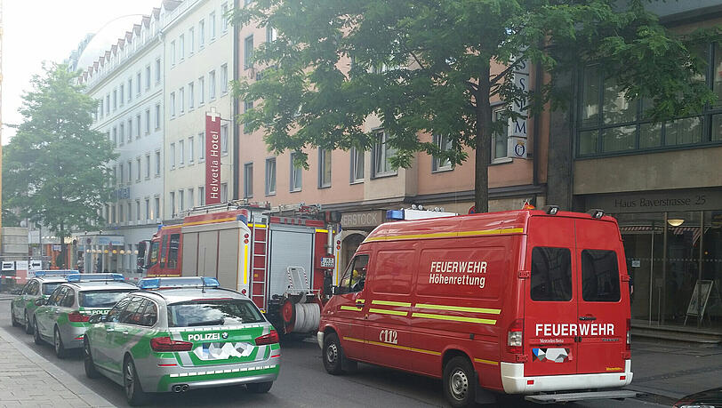 Schillerstraße Baukran Kran Liebeskummer Beyerstraße Lindwurmstraße Schillerstraße Baukran Kran Liebeskummer Beyerstraße Lindwurmstraße