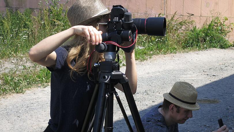 Die in Wien geborene Fotografin ist auf Portraitfotografie spezialisiert und setzt die Schönheit von Menschen bewusst in Szene.