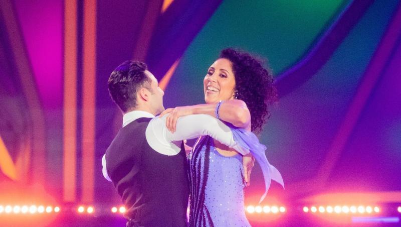 Für Steffi Jones und Robert Beitsch ist "Let's Dance" schon wieder vorbei. Für Steffi Jones und Robert Beitsch ist "Let's Dance" schon wieder vorbei.
