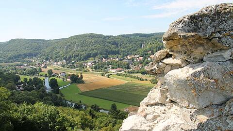 Die Wanderung zur Burgruine Neideck ist eine mittelschwere Tour.