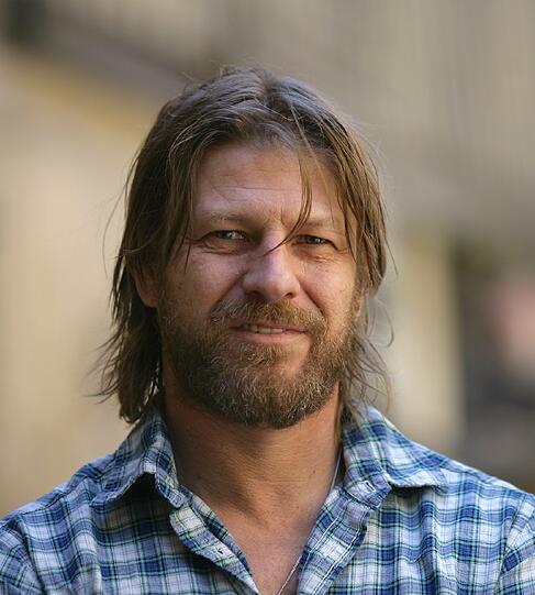 Sean Bean dürfte vielen wohl besser als "Boromir" aus der "Herr der Ringe"-Trilogie bekannt sein. Was nur wenige wissen: Der bei seinen Gefährten in Ungnade gefallene Krieger war im wahren Leben bereits vier Mal verheiratet - drei seiner Auserwählten waren Schauspielkolleginnen: Melanie Hill ("Immer wieder samstags"), Abigail Cruttenden ("Die Abenteuer des Sherlock Holmes") und Georgina Suttcliffe ("Anybody's Nightmare").