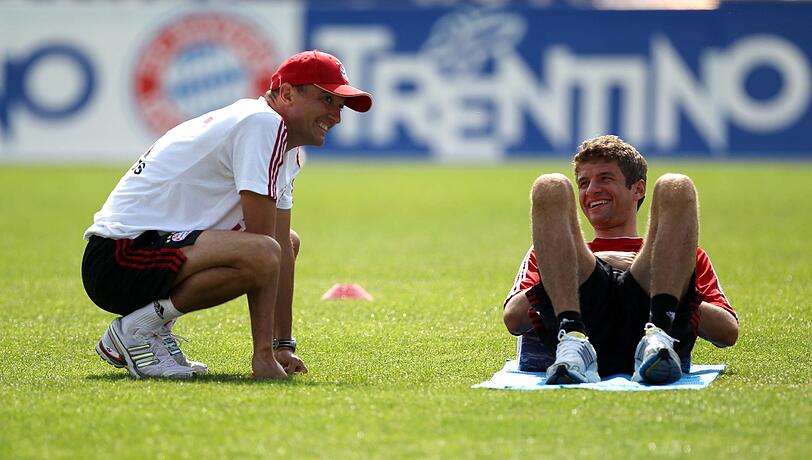 Bayern Training mit Spezial-Gast Uli Hoeneß: Die Bilder vom Gardasee
