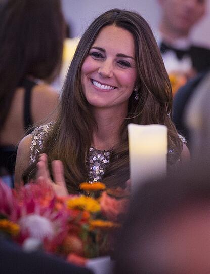 Herzogin Catherine: Ihr strahlend-schöner Auftritt im Glitzer-Kleid bei der Tusk-Foundation. Die Bilder