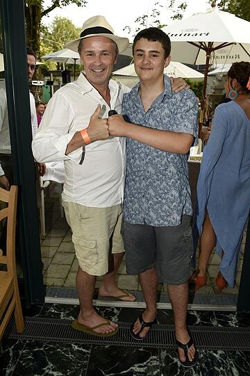 Timothy Peach und Sohn Nelson