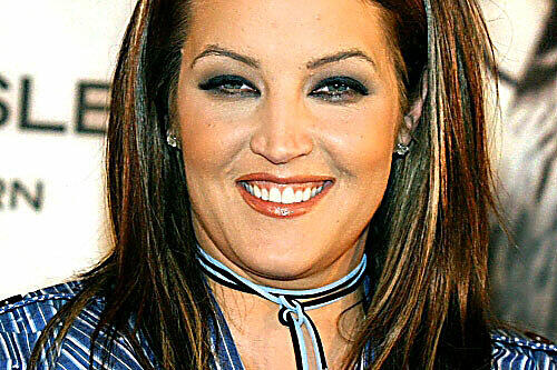 Die Elvis-Tochter Lisa-Marie Presley ließ sich 2016 in eine Entzugsklinik einliefern. Sie war abhängig von Alkohol und Tabletten.