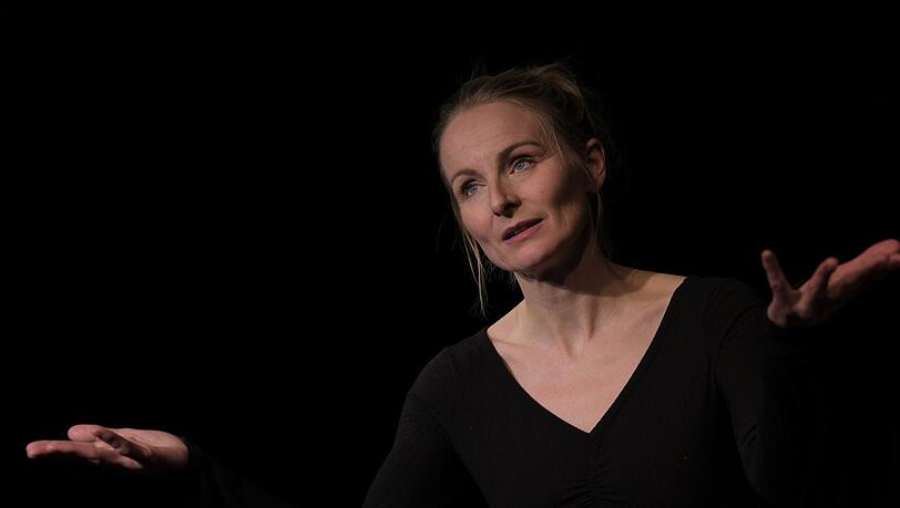War's das? Anna Funk in der Rolle der Künstlerin Irene, die in Berlin ihr Glück sucht, aber mehr und mehr von Zweifeln geplagt wird. War's das? Anna Funk in der Rolle der Künstlerin Irene, die in Berlin ihr Glück sucht, aber mehr und mehr von Zweifeln geplagt wird.