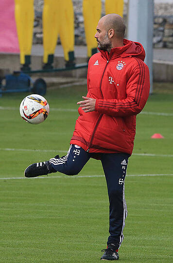Trainer Pep Guardiola im Bayern-Training am Dienstag.