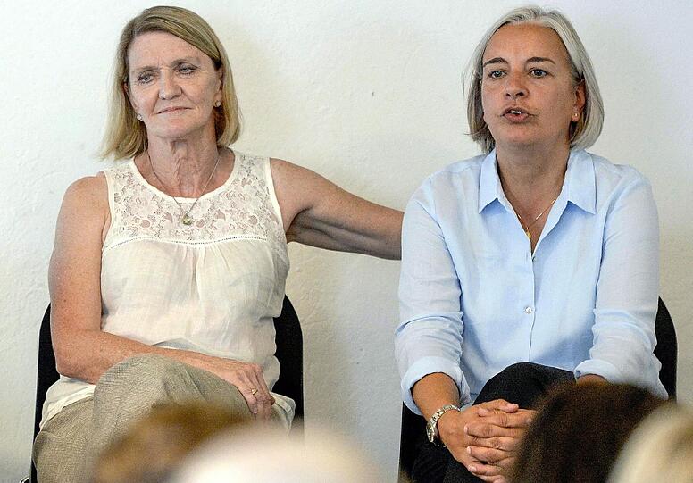 Anja Niedringhaus (r.) und Kathy Gannon (l.): Beide hatten langjährige Erfahrung mit der Berichterstattung aus Krisengebieten.