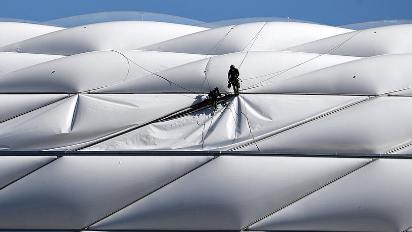 Impressionen der neugestalteten, rot-weißen Allianz Arena. Klicken Sie sich durch die Bilder.