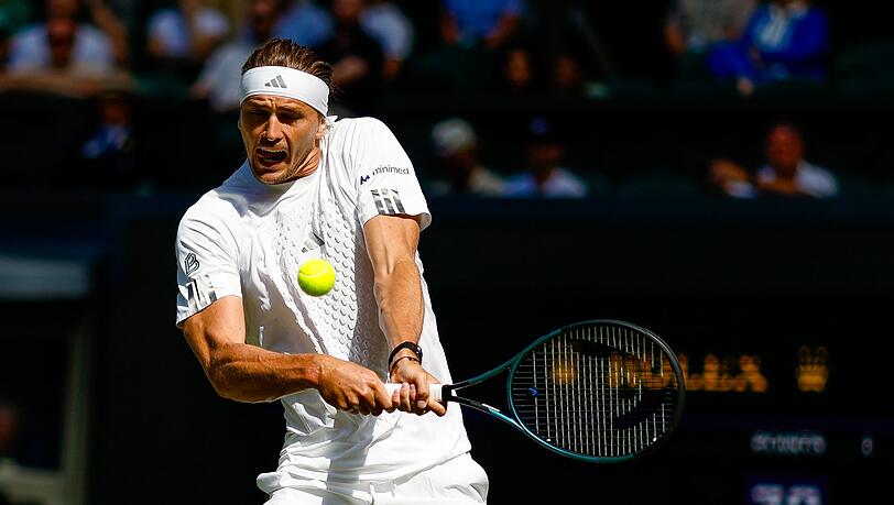 Alexander Zverev hat in der ersten Runde Probleme, setzt sich aber durch. Alexander Zverev hat in der ersten Runde Probleme, setzt sich aber durch.