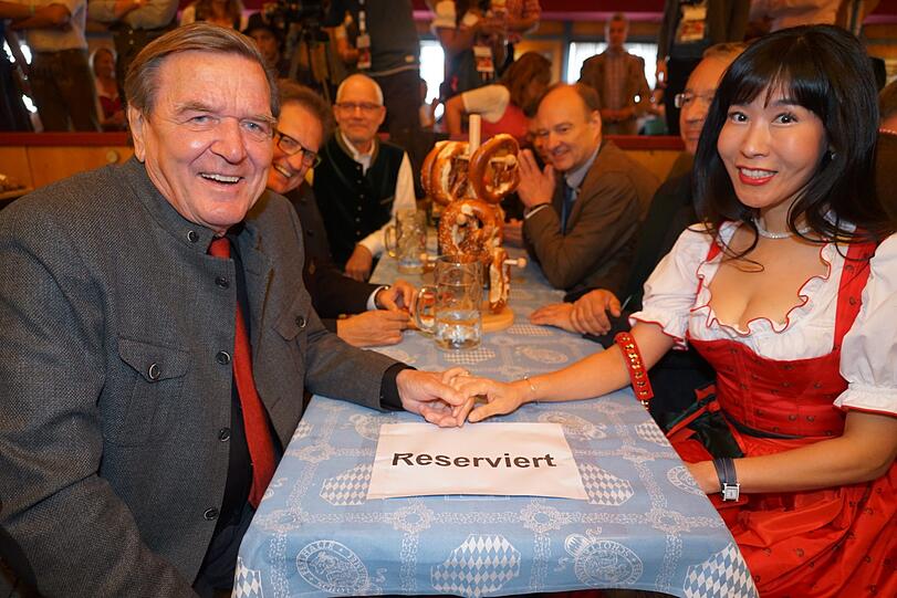 Gerhard Schröder mit seiner Frau Soyeon Schröder-Kim