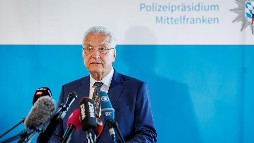 Bayerns Innenminister Joachim Herrmann (CSU) hält nichts von einem SPD-Vorschlag, im Grundgesetz eine Gemeinschaftsaufgabe zur Klimaanpassung festzuschreiben. (Archivbild) Bayerns Innenminister Joachim Herrmann (CSU) hält nichts von einem SPD-Vorschlag, im Grundgesetz eine Gemeinschaftsaufgabe zur Klimaanpassung festzuschreiben. (Archivbild)