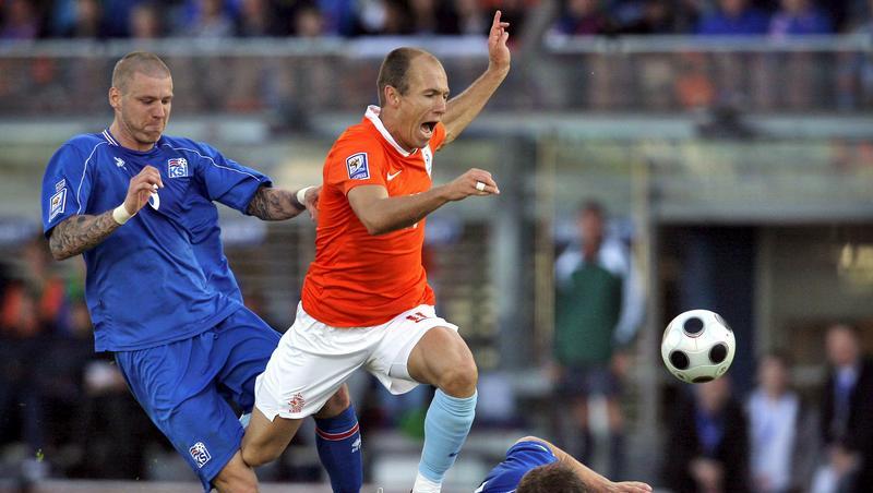 Arjen Robben steht offenbar kurz vor dem Wechsel zum FC Bayern. Arjen Robben steht offenbar kurz vor dem Wechsel zum FC Bayern.