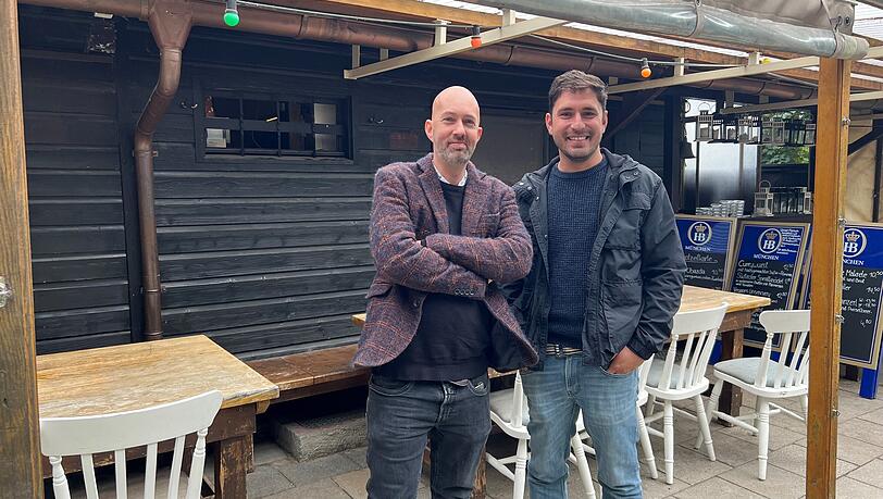 Christian Bade (l.) und Daniel Mizerani öffnen auch bei Regen ihren Biergarten in den Isar-Auen. Christian Bade (l.) und Daniel Mizerani öffnen auch bei Regen ihren Biergarten in den Isar-Auen.