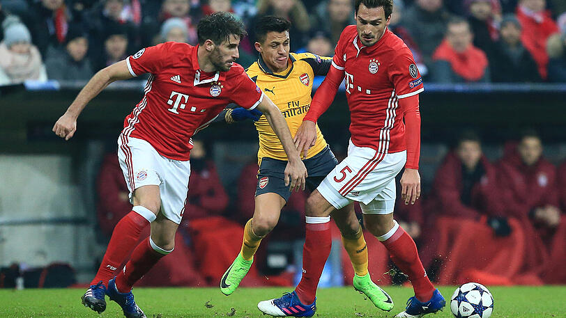 Haben im Moment alles im Griff in der Bayern-Abwehr: Javi Martinez (l.) und Mats Hummels, hier beim 5:1 in der Champions League gegen Arsenal.