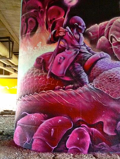 Unter der Brudermühlbrücke schaut's jedes Jahr anders bunt aus: Grafittisprayer verkünstlern sich hier bei "Isart".