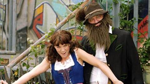 M. O. Tauchen und Lesley Higgl.