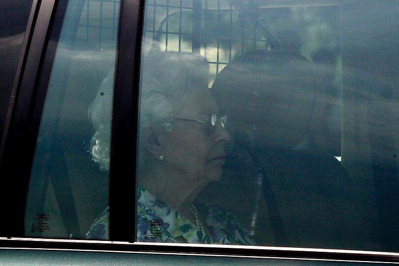 Die neuesten Bilder aus London: Die Queen auf dem Weg zum Buckingham Palast.