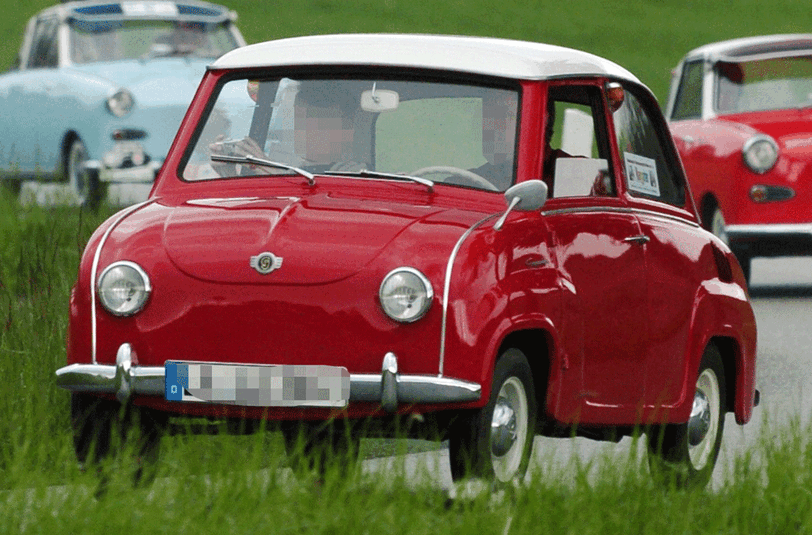 HANS GLAS: Glas baut in den 1950er-Jahren den legendären Kleinwagen Goggomobil (Bild). Gerät Mitte der 60er in wirtschaftliche Schwierigkeiten. Anfang 1967 wird die Fabrik in Dingolfing von BMW übernommen.