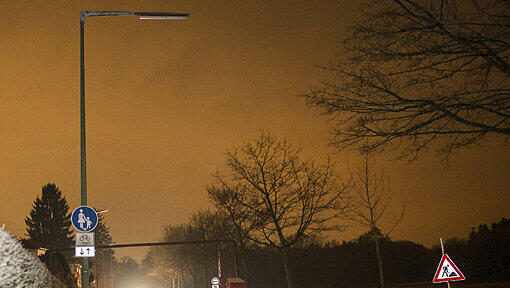 Dunkle Straßenlaternen in Lochhausen: Bilder vom Stromausfall am Donnerstagabend. Dunkle Straßenlaternen in Lochhausen: Bilder vom Stromausfall am Donnerstagabend.