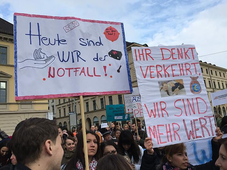 Alle Bilder von der Pfleger-Demo am Dienstag zum Durchklicken.