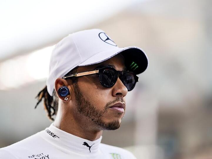 Lewis Hamilton spricht mit Mercedes erst wieder in der Saison über eine Vertragsverlängerung.