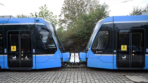 Die Trambahnen vom Typ Avenio dürfen jetzt gekoppelt werden. Auf der Linie 20 startet der Betrieb.