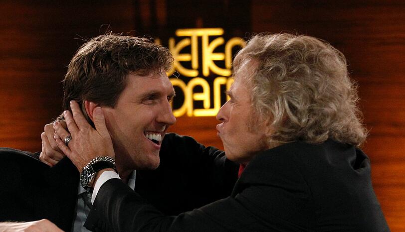 Emotionaler Abschied nach 24 Jahren: Die Bilder aus der letzten "Wetten, dass...?"-Sendung mit Thomas Gottschalk am 3. Dezember 2011.