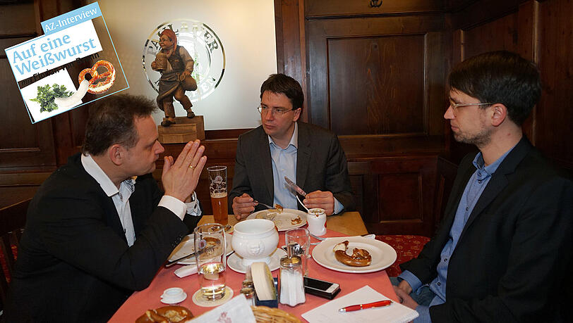 Brotzeit im Eck: Florian von Brunn mit Lokalchef Felix Müller (rechts) und Vize-Chefredakteur Thomas Müller. Brotzeit im Eck: Florian von Brunn mit Lokalchef Felix Müller (rechts) und Vize-Chefredakteur Thomas Müller.