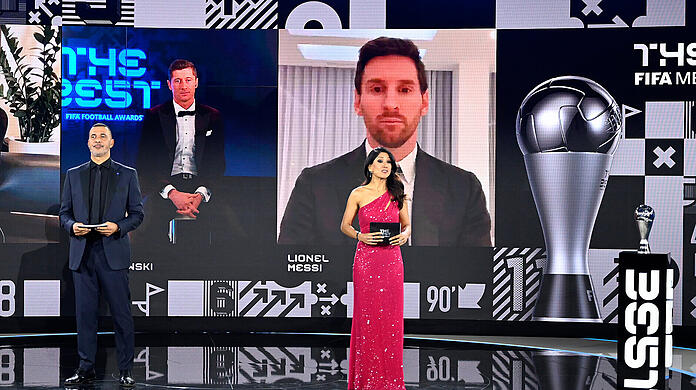 Im vergangenen Jahre setzte sich Lewandowski bei der Wahl zum Weltfußballer gegen Messi durch. Der "Ballon d'Or" fehlt dem Bayern-Angreifer noch.  (Archivbild)