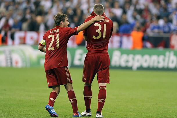 Trauer machte sich breit: Philipp Lahm und Bastian Schweinsteiger nach dem verlorenen Champions-League-Finale 2012. Trauer machte sich breit: Philipp Lahm und Bastian Schweinsteiger nach dem verlorenen Champions-League-Finale 2012.