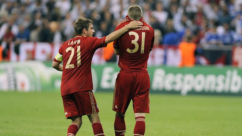 Trauer machte sich breit: Philipp Lahm und Bastian Schweinsteiger nach dem verlorenen Champions-League-Finale 2012. Trauer machte sich breit: Philipp Lahm und Bastian Schweinsteiger nach dem verlorenen Champions-League-Finale 2012.