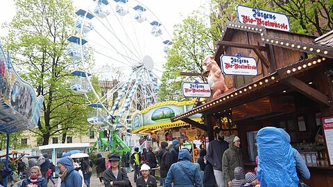Der neue "Himmel der Bayern" ist weiß und blau, nicht mehr so knallbunt wie das "Russenrad".