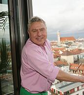 Was wird aus der Deutschen Eiche? Dietmar Holzapfel (Bild) und sein Mann Josef Sattler wollen weitermachen. Auch wenn unklar ist, wie das gelingen soll.