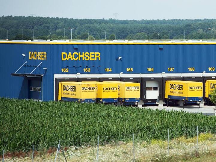 Eine Dachser Group SE & Co. KG Niederlassung bei Dresden. Foto: Arno Burgi/dpa-Zentralbild/dpa/Archivbild