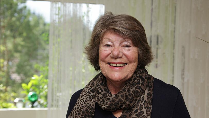 Für den AZ-Fotografen lächelt Maria E. (80) – obwohl sie sich über die Wahlhelfer-Entschädigung immer noch ärgert. Für den AZ-Fotografen lächelt Maria E. (80) – obwohl sie sich über die Wahlhelfer-Entschädigung immer noch ärgert.