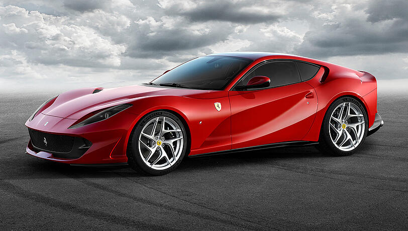 Das Design erinnert an den legendären Daytona: der Ferrai 812 Superfast. Das Design erinnert an den legendären Daytona: der Ferrai 812 Superfast.