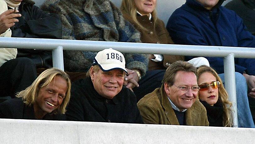 Friderici mit Wildmoser senior im Stadion und daneben Karl-Heinz Wildmoser junior und dessen Frau Nicole. Friderici mit Wildmoser senior im Stadion und daneben Karl-Heinz Wildmoser junior und dessen Frau Nicole.