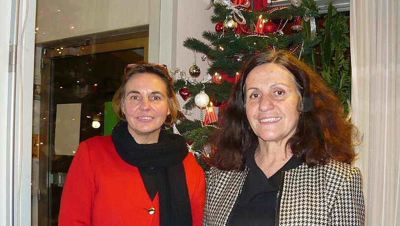 V. l.: Sabine Nowack, Leitung Jobcenter Pasing und Erika Rupp, Einrichtungsleitung, SOS- Mütter- und Kindertageszentrum München. V. l.: Sabine Nowack, Leitung Jobcenter Pasing und Erika Rupp, Einrichtungsleitung, SOS- Mütter- und Kindertageszentrum München.