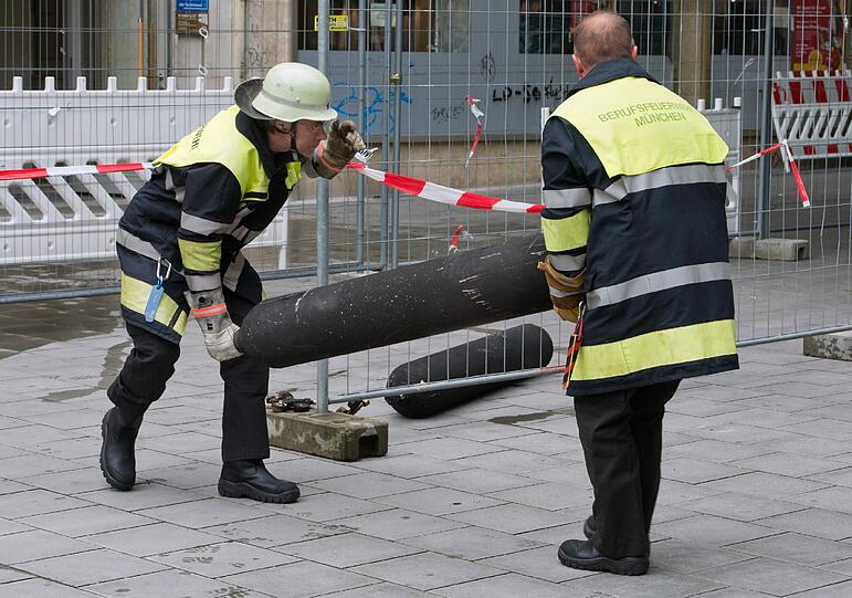Explosion in Arztpraxis im Tal in München: Die Bilder...