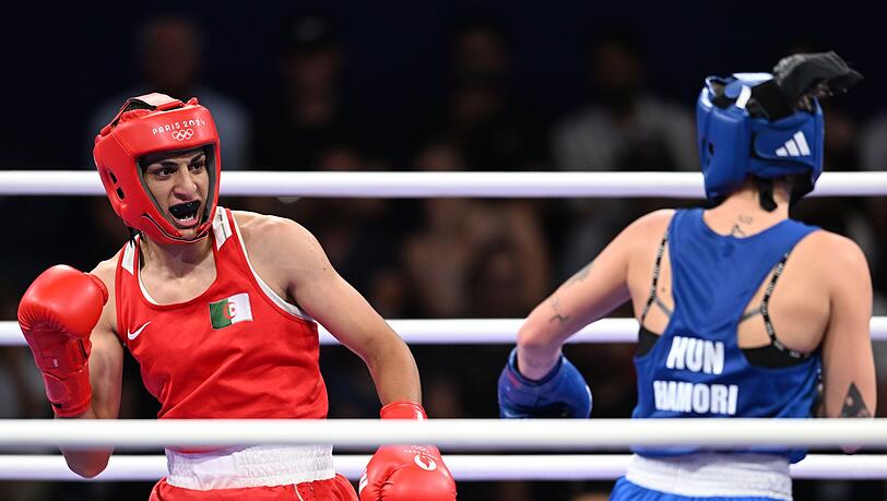 Die Boxerin Khelif aus Algerien hat eine Medaille sicher.