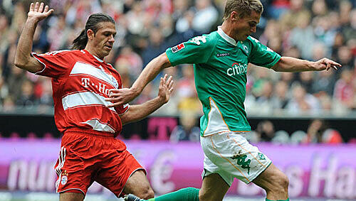 Das alte Nord-Süd-Duell: Hier Martin Demichelis gegen Markus Rosenberg beim Bundesligaspiel 2008. Das alte Nord-Süd-Duell: Hier Martin Demichelis gegen Markus Rosenberg beim Bundesligaspiel 2008.