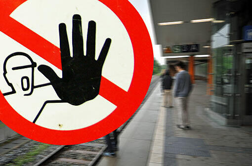 Auf Höhe Heimstetten ist ein junger Mann von einer S-Bahn getötet worden. (Symbolbild)