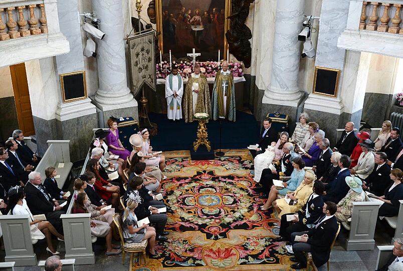 Sehen Sie hier weitere Bilder von der Taufe von Prinzessin Leonore.