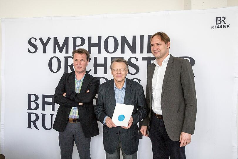 Orchestervorstand Norbert Dausacker, Mariss Jansons und der Orchestermanager Nikolaus Pont.