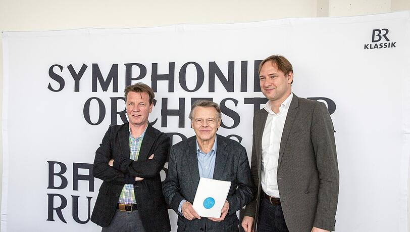 Orchestervorstand Norbert Dausacker, Mariss Jansons und der Orchestermanager Nikolaus Pont. Orchestervorstand Norbert Dausacker, Mariss Jansons und der Orchestermanager Nikolaus Pont.