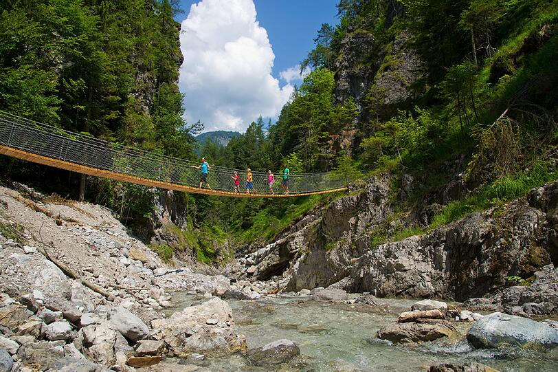 Mit der richtigen Ausrüstung ist die Bergwelt auch für Kinder ein traumhaftes Erlebnis.