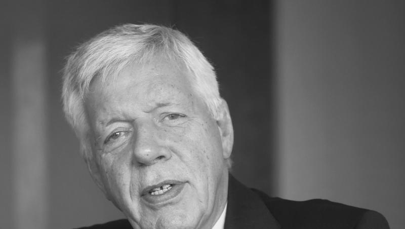 Der ehemalige Bundeswirtschaftsminister Werner Müller ist tot. Der ehemalige Bundeswirtschaftsminister Werner Müller ist tot.